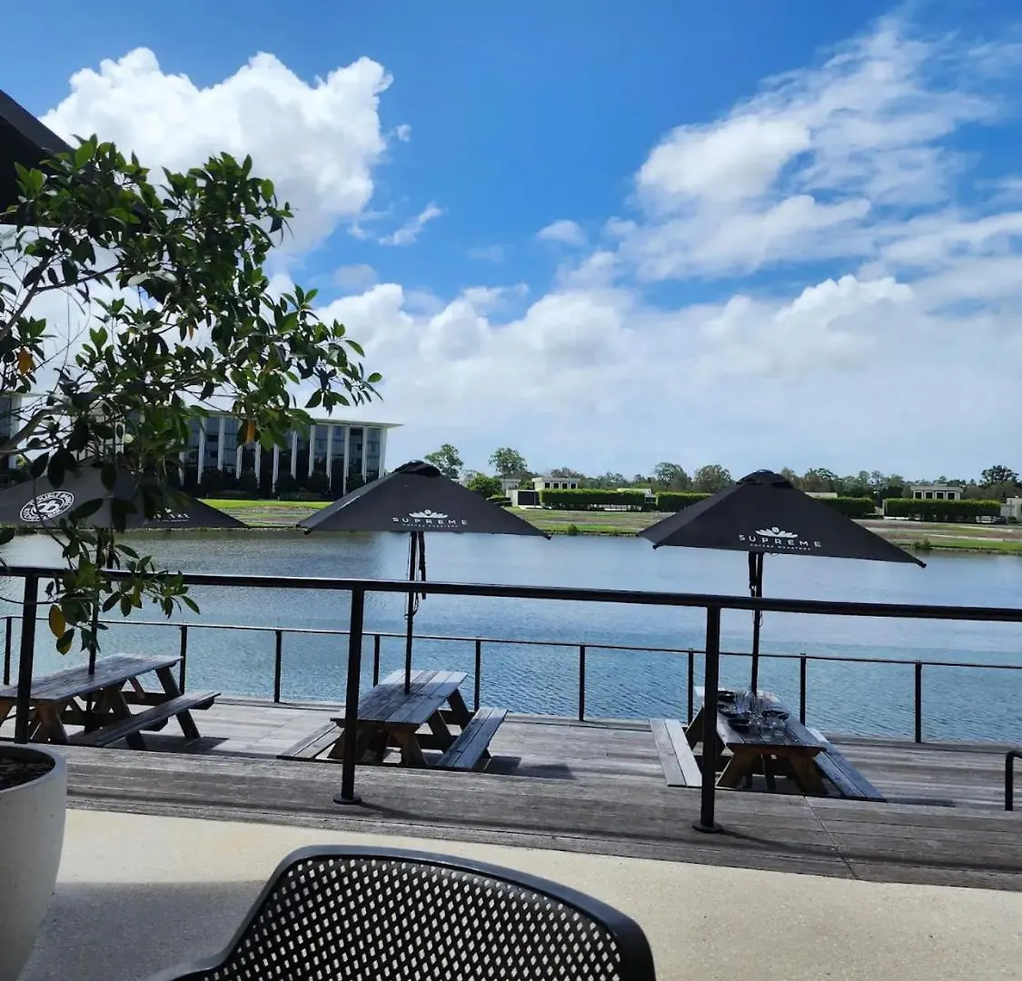 Gold Coast Golf Course Villa Australia