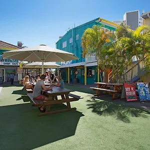Backpackers In Paradise 18-35 Gold Coast